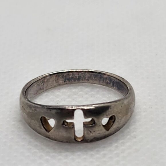 Sterling Silver Cross & Hearts Cutout Ring (5.75) - Picture 4 of 6
